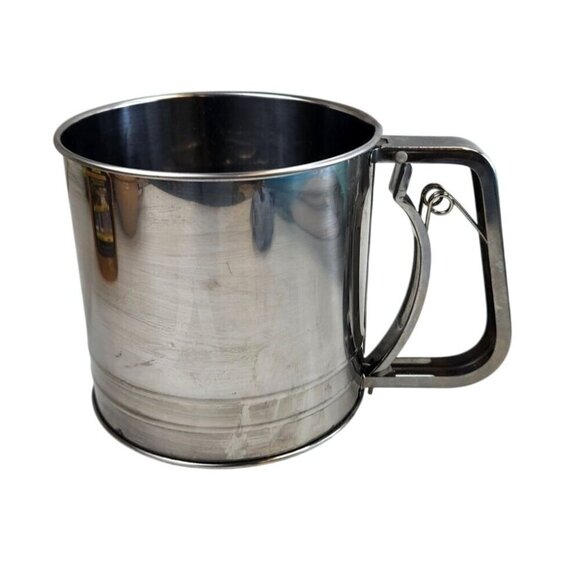 Stainless Steel Handheld Flour Sifter With Handle & Mesh Screen - Picture 2 of 11